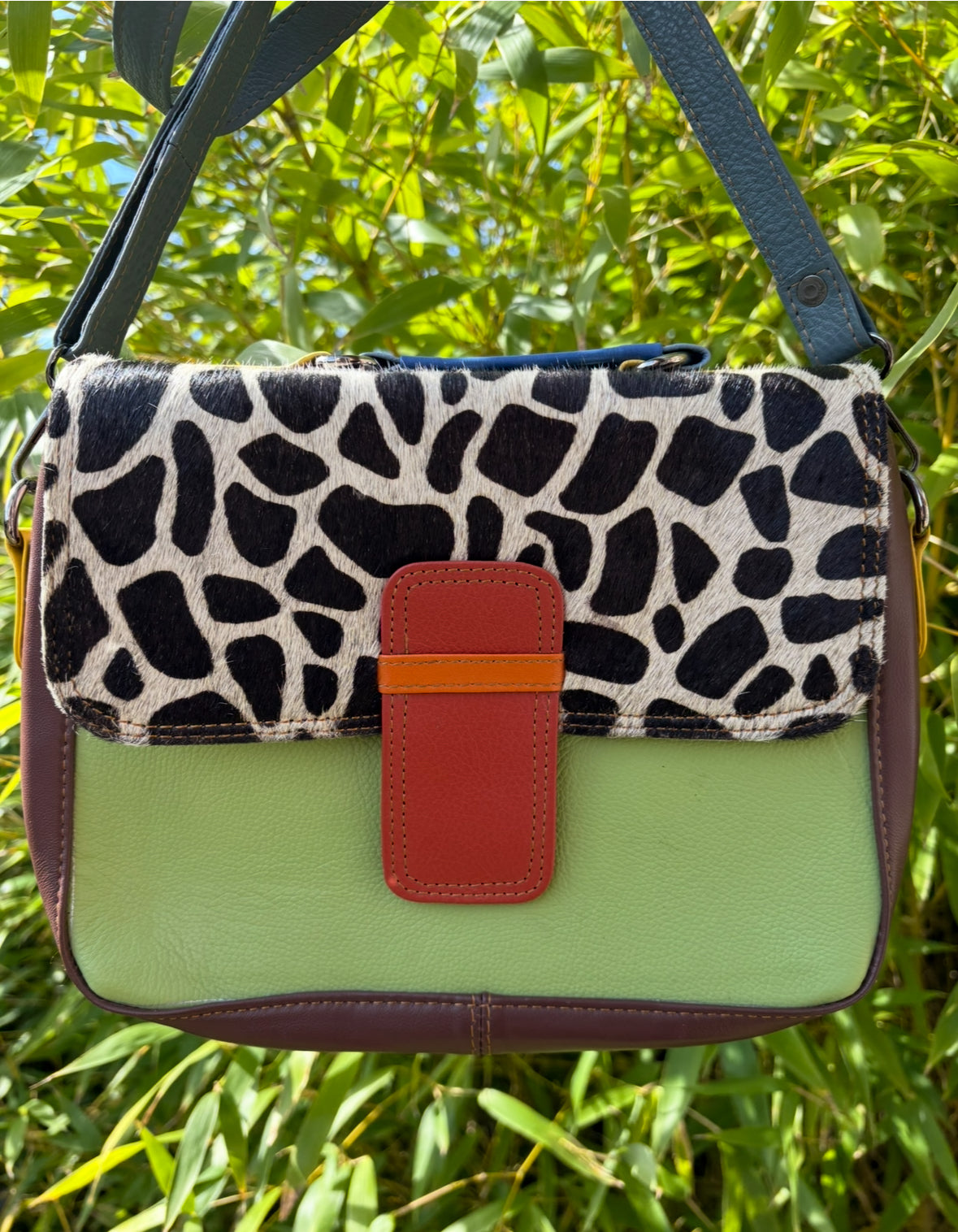 Cassie - Green Giraffe